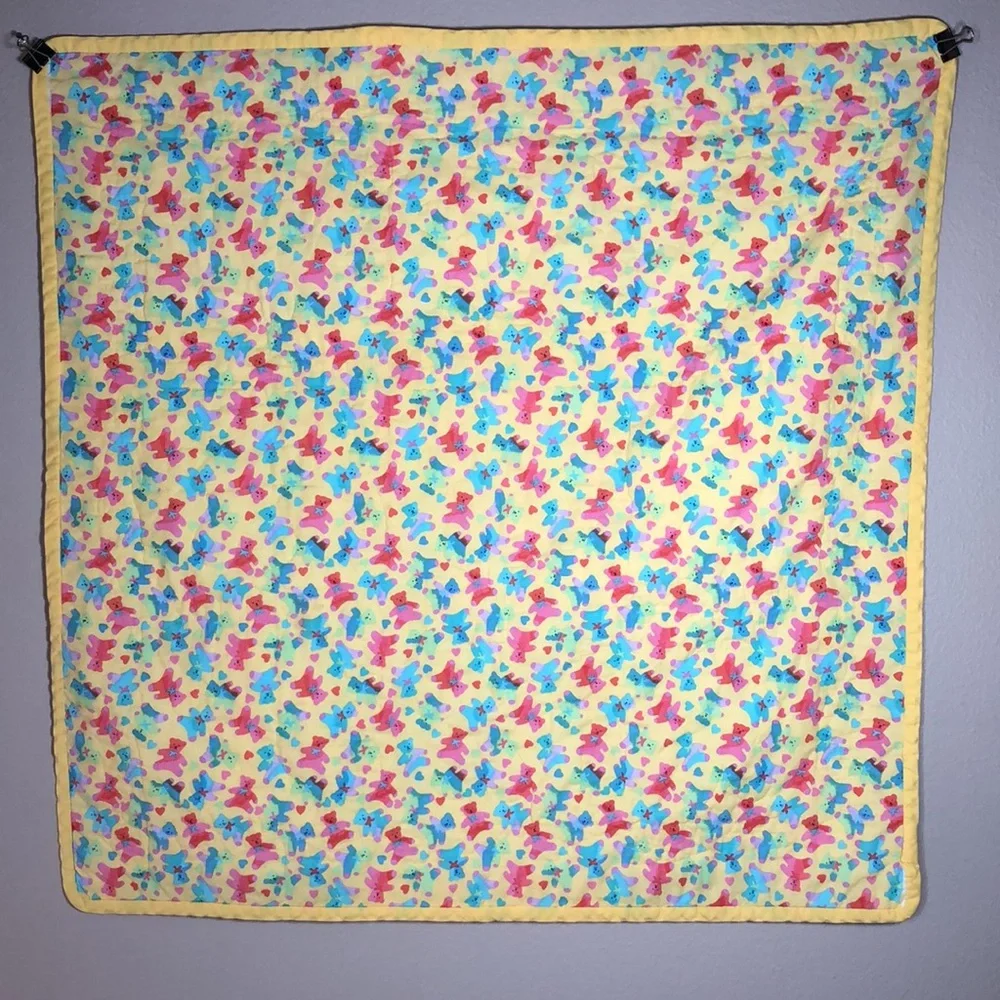 Vintage Grandma Hand Made Patchwork Teddy Bears & Rainbow Bears Cute Crib Quilt‎